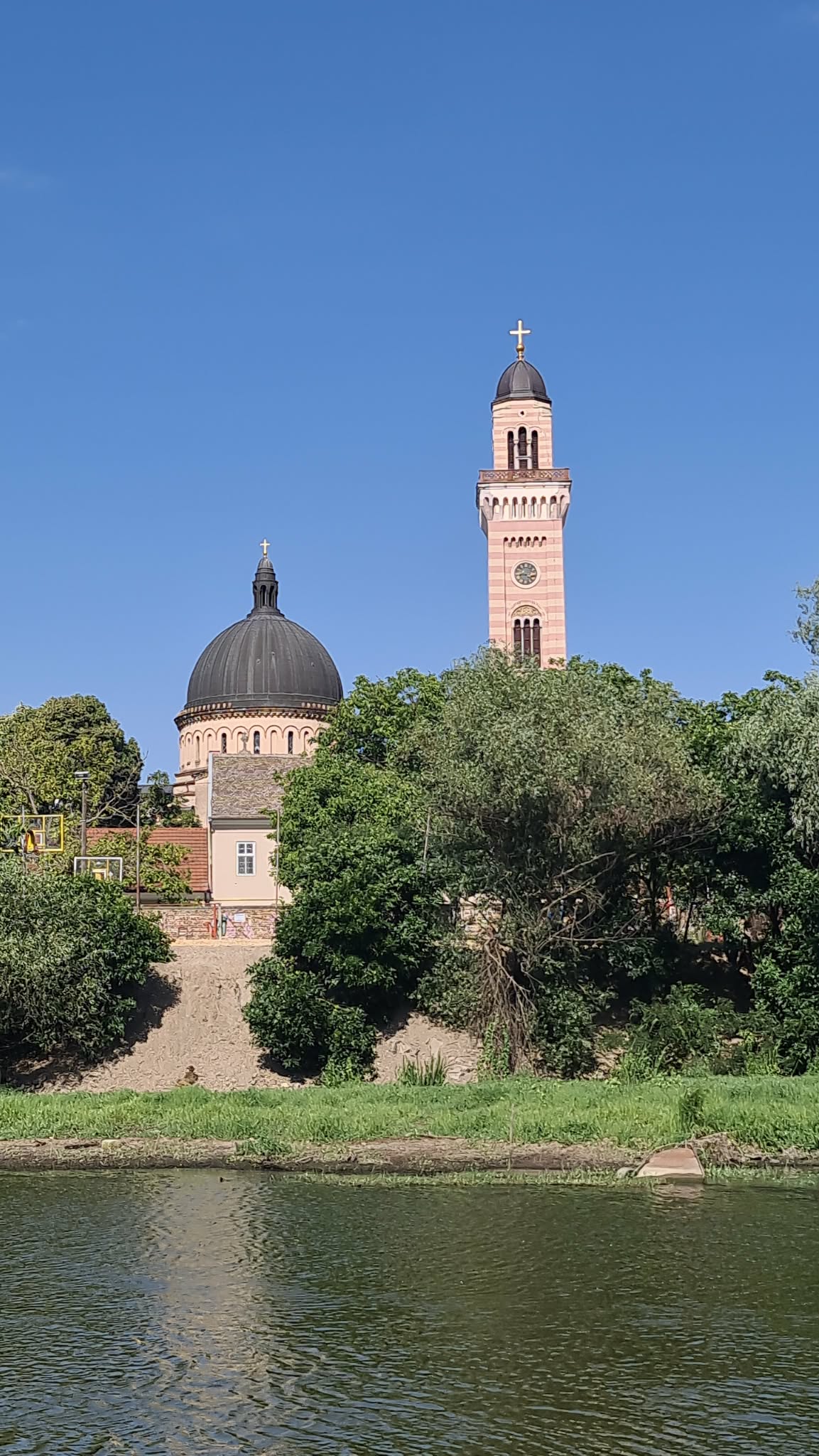 Preobrazenjska crkva pogled s reke