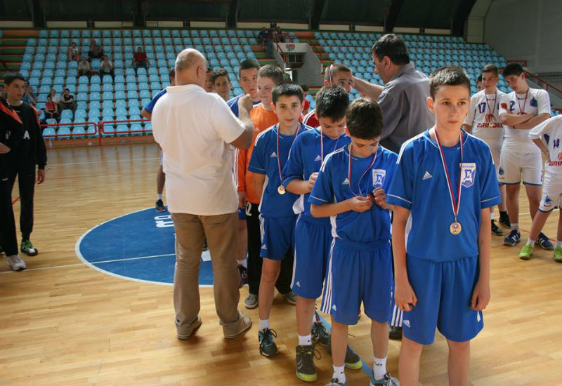 DOLOVCI DOBIJAJU MEDALJE