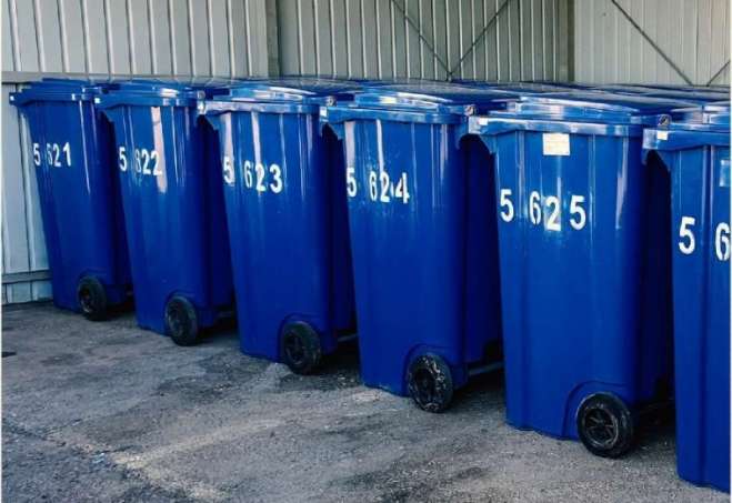 Svi stanovnici Dolova koji su registrovani korisnici usluga JKP-a „Higijena“ Pančevo imaju pravo da besplatno preuzmu posudu namenjenu prikupljanju PET boca, papira, kartona, aluminijumskih i čeličnih limenki