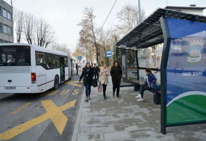Ilustracija jednog od mogućih rešenja za autobuska stajališta na solarno punjenje