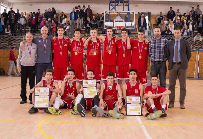 Košarkaši Kris Krosa postali su u nedelju, 10. aprila, kadetski prvaci Vojvodine nakon što su u finalu savladali ekipu KK Star Novi Sad rezultatom 73:69