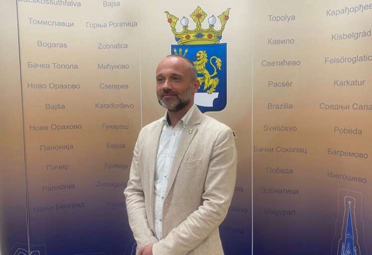 Predsednik opštine Adrian Satmari najavio je da će se u petak, 19. septembra, održati svečana sednica na kojoj će se osvrnuti na rezultate i planove za budućnost