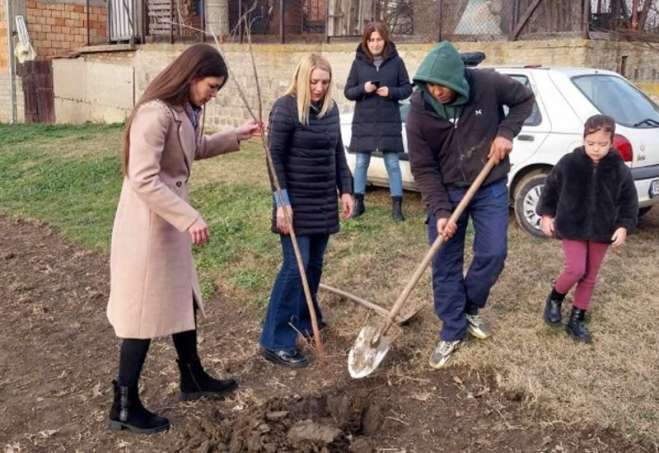 Ovu inicijativu, u kojoj su učestvovale Katarina Banjai, članica Gradskog veća Grada Pančeva zadužena za zaštitu životne sredine i održivi razvoj i Vesna Radosavljević, odbornica Skupštine Grada Pančeva, ali stanovnica Starčeva, s oduševljenjem je prihvatila Mesna zajednica Starčevo