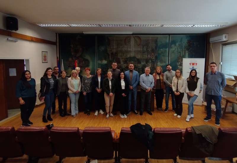 Učenici će i u 2025/2026. školskoj godini prikupljati i razvrstavati papir, karton, plastične boce, aluminijumske i čelične limenke 