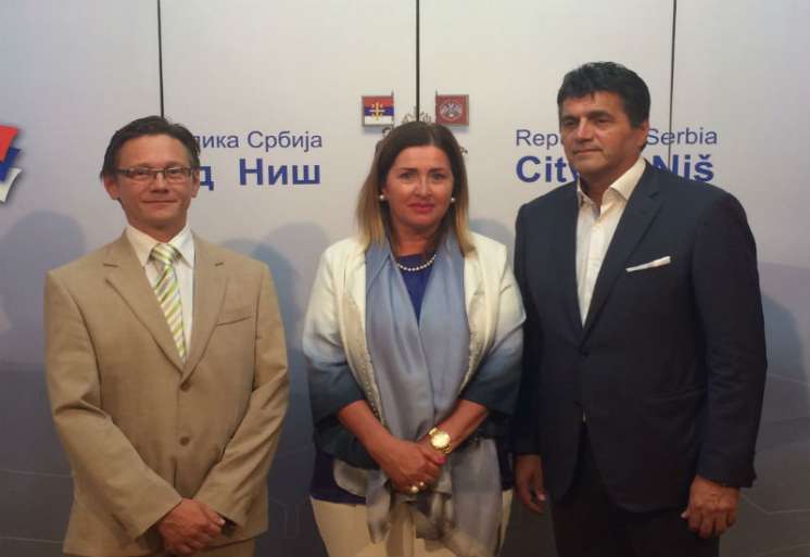 Ričard Ma&scaron;a, predstavnik Delegacije EU u Srbiji, dr Stana Božović, državna sekretarka Ministarstva poljoprivrede i za&scaron;tite životne sredine i  Darko Bulatović, gradonačelnik Ni&scaron;a