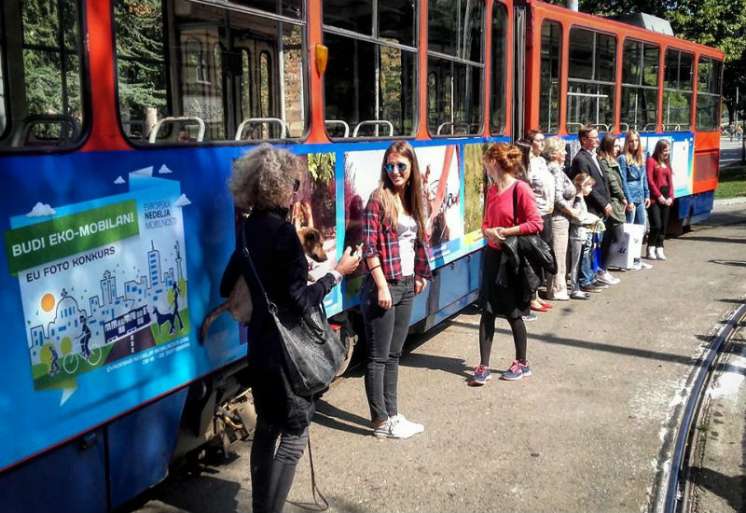 Pobednicima EU foto konkursa "Budi eko-mobilan" danas su uručene nagrade na svečanosti u parku Ta&scaron;majdan
