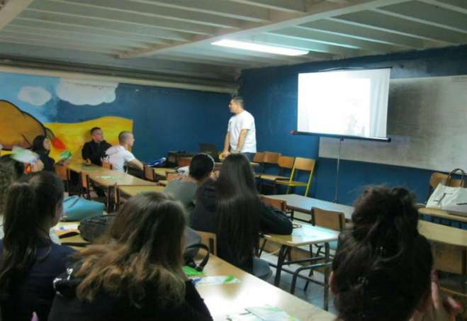 Dejan Radivojev na predavanju u Tehničkoj školi 23. maj Pančevo