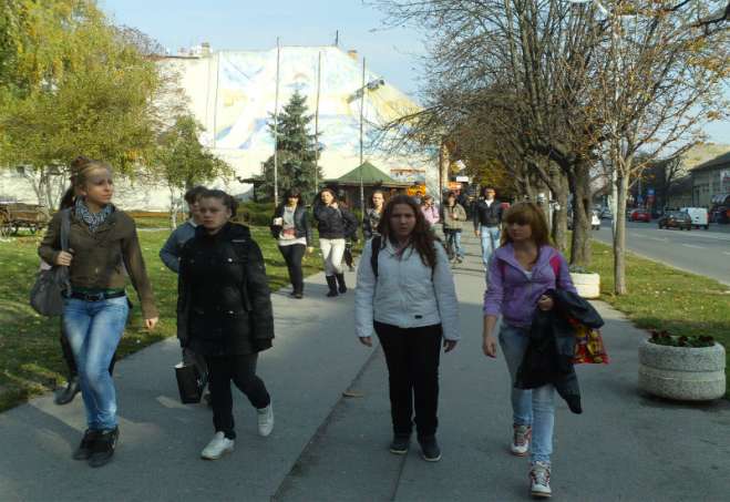 Tinejdžeri koji su ili gojazni ili su u slaboj fizičkoj formi su pod većim rizikom od visokog krvnog pritiska u sredovečnom dobu