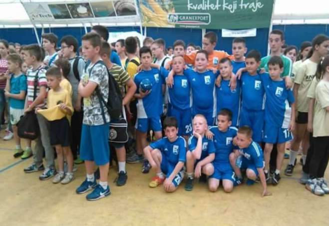 Dolovačka balon hala ugostila je više od 200 dečaka i devojčica iz Pančeva, Kačareva, Jabuke, Crepaje i Debeljače