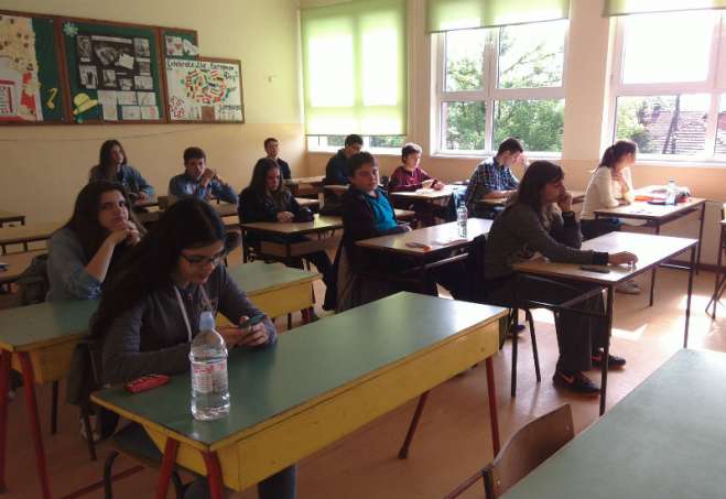 Đaci koji polažu malu maturu u školi bi trebalo da budu najkasnije u 8.15h, jer u 9 sati će početi polaganje testa