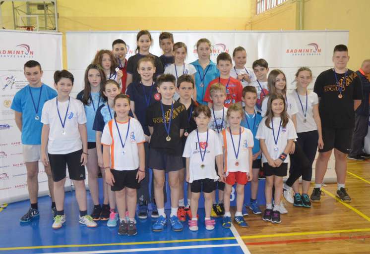Osvajači medalja na badminton turniru Čukarica 2016